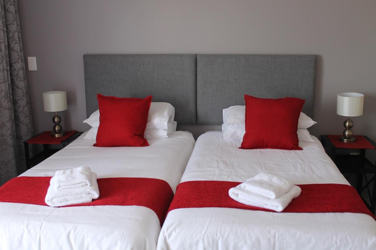 קניסנה Phoenix Lodge And Waterside Accommodation מראה חיצוני תמונה