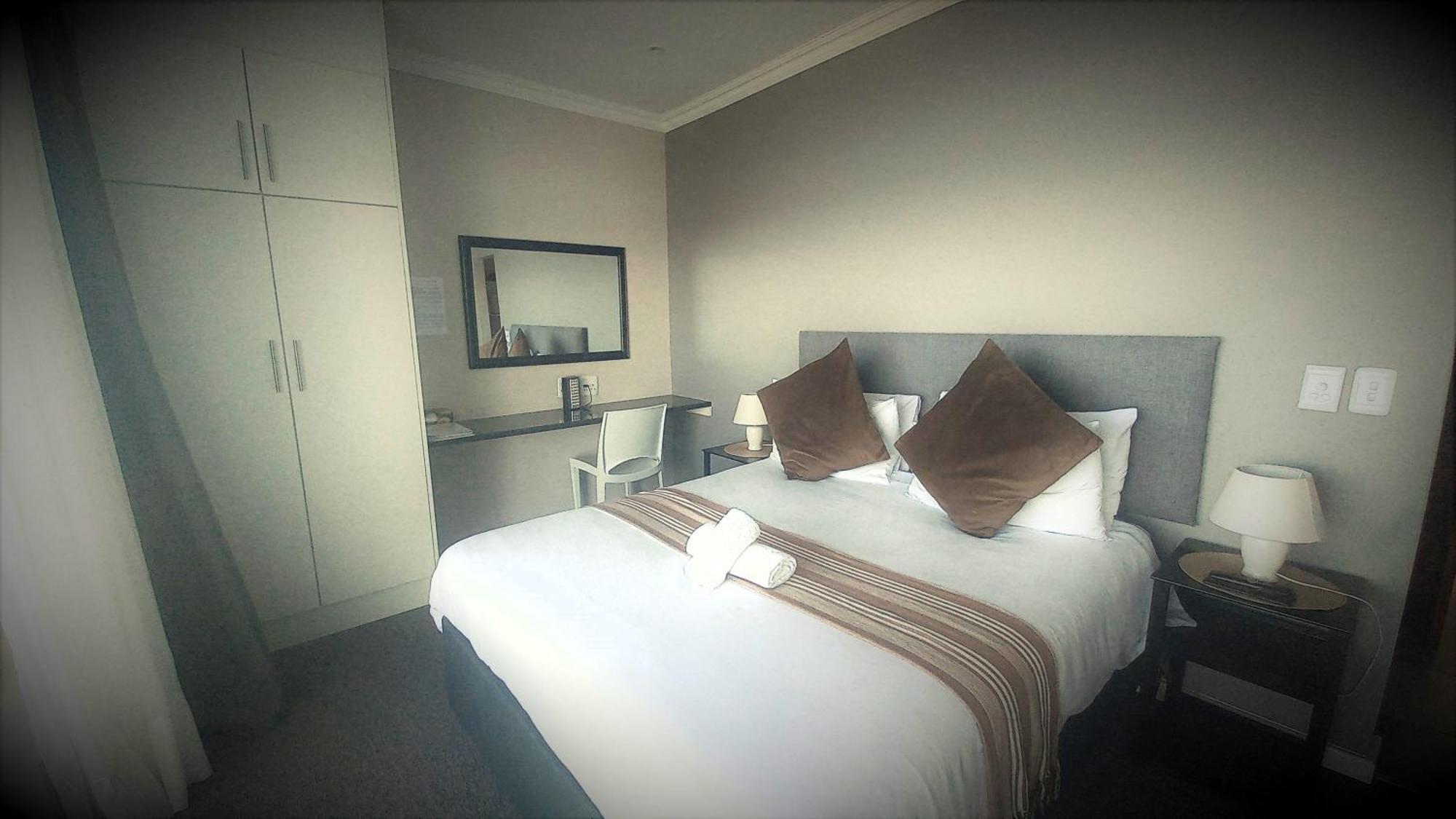 קניסנה Phoenix Lodge And Waterside Accommodation מראה חיצוני תמונה